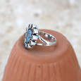 Bague fleur 11 pierres facettées multicolores T52