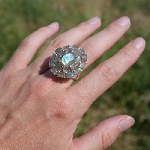 Grosse bague haute en argent et 21 pierres en Labradorite T61