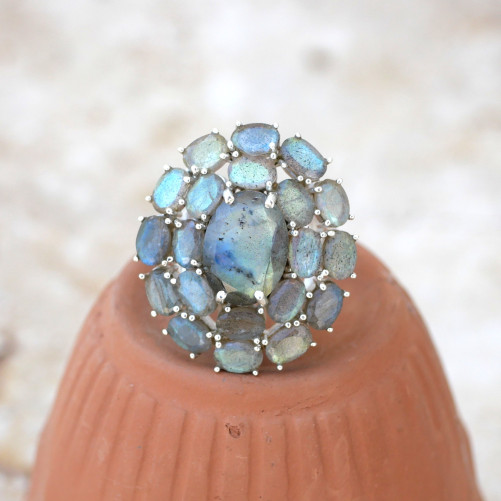 Grosse bague haute en argent et 21 pierres en Labradorite T61