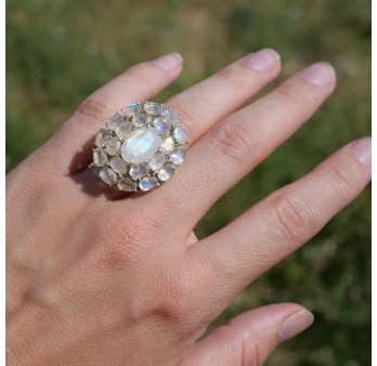 Grosse bague haute en argent et 21 pierres en Pierre de lune T53