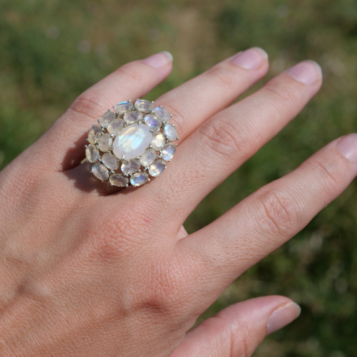 Grosse bague haute en argent et 21 pierres en Pierre de lune T53