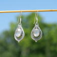 Boucles d'oreilles goutte Pierre de lune et argent ajouré
