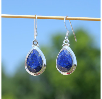 Boucles d'oreilles goutte en argent lisse et pierre facettée en Lapis lazuli