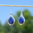 Boucles d'oreilles goutte en argent lisse et pierre facettée en Lapis lazuli