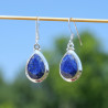 Boucles d'oreilles goutte en argent lisse et pierre facettée en Lapis lazuli