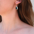 Boucles d'oreilles goutte en argent lisse et pierre facettée en Agate verte Boucles d'oreilles goutte en argent lisse et pierre facettée en Agate verte