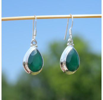 Boucles d'oreilles goutte en argent lisse et pierre facettée en Agate verte