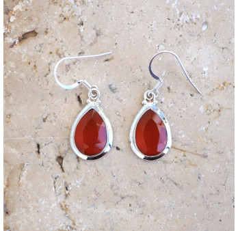Boucles d'oreilles goutte en argent lisse et pierre facettée en Cornaline