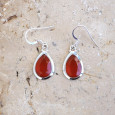 Boucles d'oreilles goutte en argent lisse et pierre facettée en Cornaline