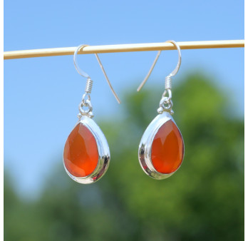 Boucles d'oreilles goutte en argent lisse et pierre facettée en Cornaline