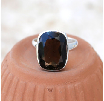 Bague rectangulaire haute en argent et Quartz fumé T57