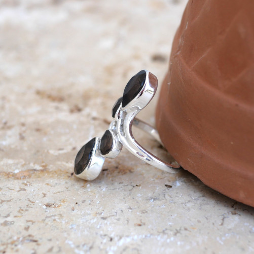 Longue bague 4 pierres gouttes facettées en Quartz fumé et argent T51