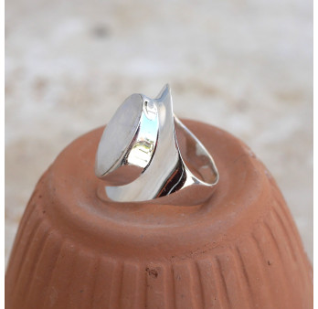 Bague large argent lisse et pierre facettée en Pierre de lune T51