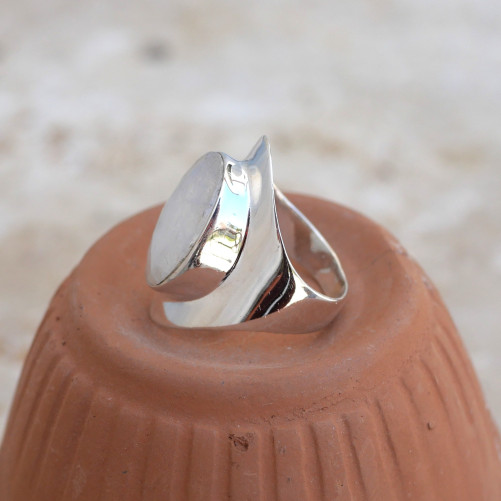 Bague large argent lisse et pierre facettée en Pierre de lune T51