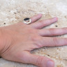 Bague large argent lisse et pierre facettée en Grenat T51