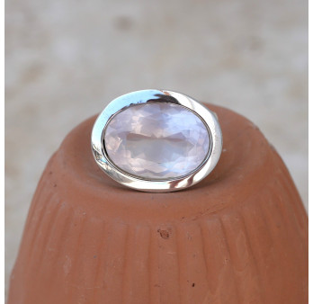 Bague horizontale argent et pierre ovale en Quartz rose T54