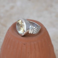 Bague horizontale argent et pierre ovale en Citrine (jaune) T52