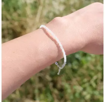 Bracelet fin Pierre de lune et fermoir argent