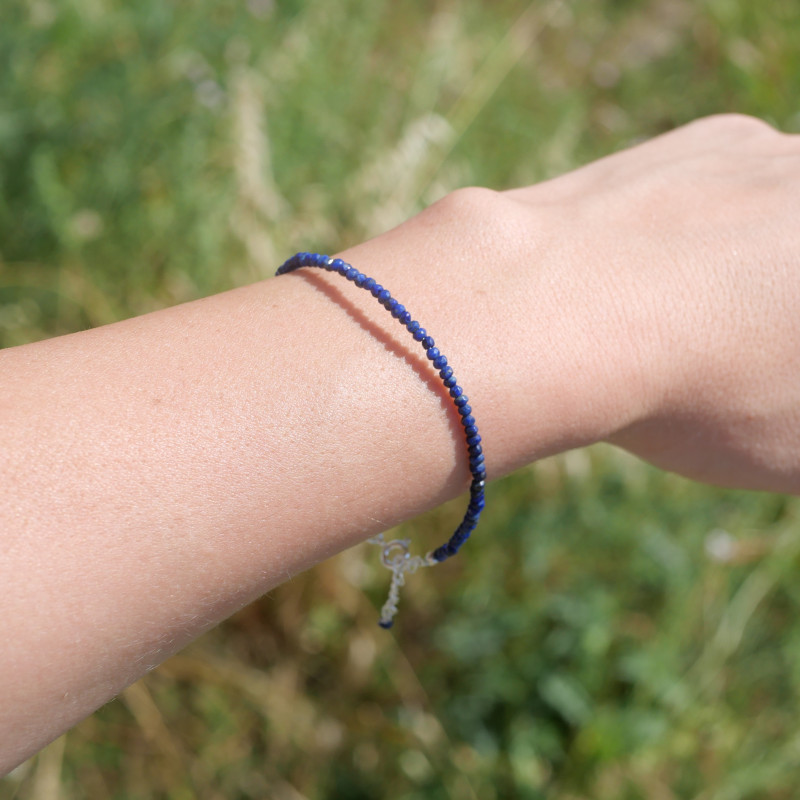 Bracelet fin pierres facettées en lapis lazuli et argent