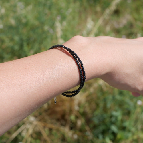 Bracelet 2 rangs pierres en spinelle noir fermoir argent