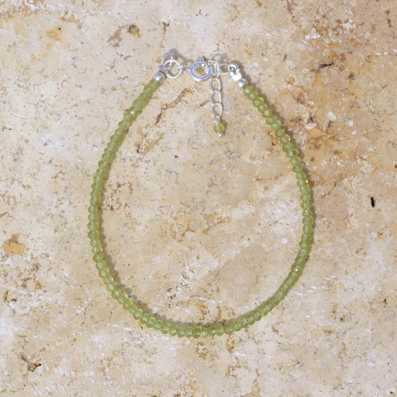 Bracelet fin pierres Péridot facettées fermoir argent