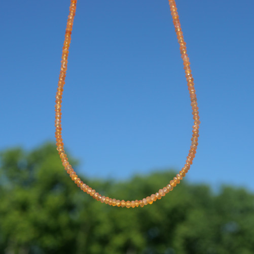 Collier pierres facettées en Cornaline