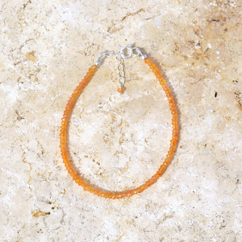 Bracelet fin pierres Cornaline facettées fermoir argent