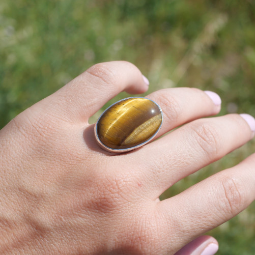 Bague ovale pierre Oeil de tigre et argent T54