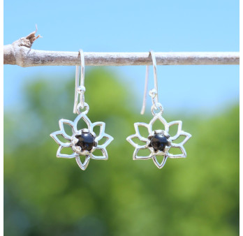 Petites boucles d'oreilles Lotus argent pierre Onyx noir