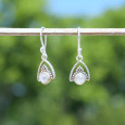 Petites boucles d'oreilles triangulaires argent ajouré et Pierre de lune