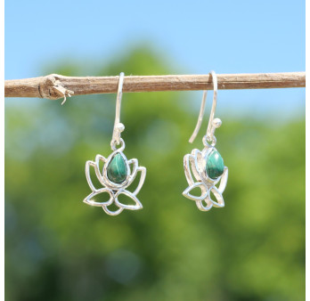 Petites boucles d'oreilles Lotus argent et pierre Malachite
