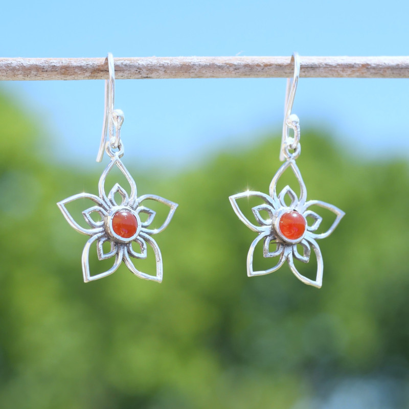 Boucles d'oreilles fleurs ajourées argent et pierre Cornaline Boucles d'oreilles fleurs ajourées argent et pierre Cornaline