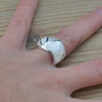 Bague asymétrique en argent et Nacre (blanc) T50/53 Bague asymétrique en argent et Nacre (blanc) T50/53