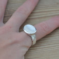 Bague ovale en argent et Nacre (blanc) T50/64