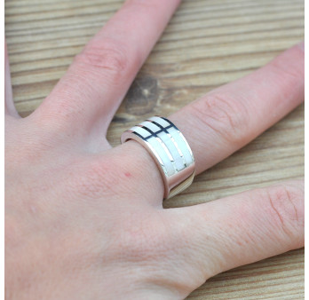 Anneau mixte en argent 925 et 6 bandes de Nacre blanche