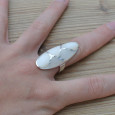 Longue bague oblongue en argent et Nacre (blanc) T50