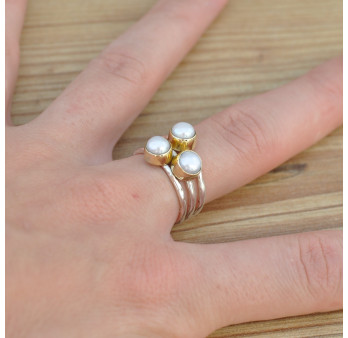 Idée cadeau Bague Perle de culture moderne 3 anneaux soudés pierre naturelle