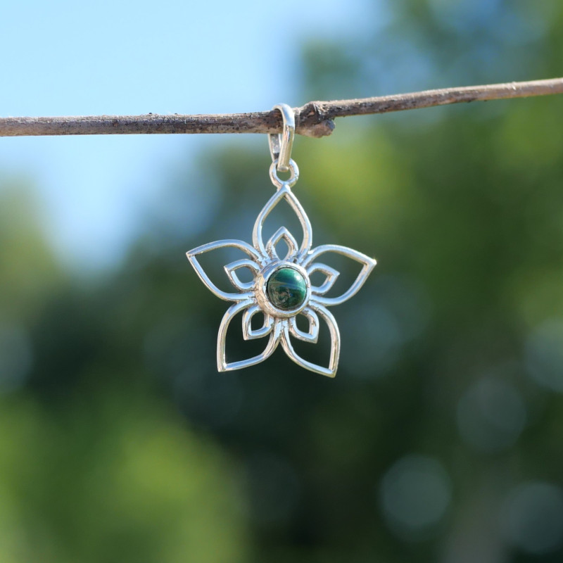Pendentif fleur ajourée argent et pierre Malachite