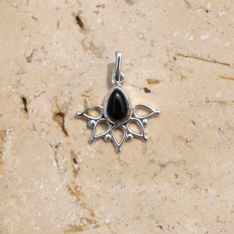 Petit pendentif fin ajouré argent pierre Onyx noir
