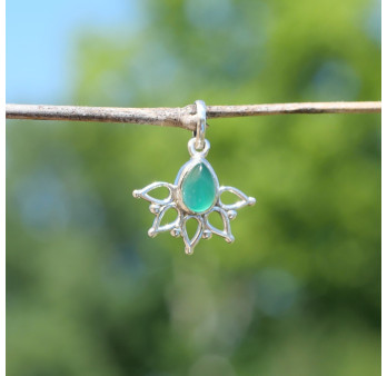 Petit pendentif fin ajouré argent pierre Agate verte