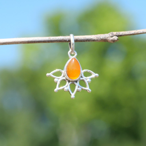 Petit pendentif fin ajouré argent pierre Cornaline