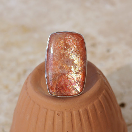 Bague rectangulaire argent et Pierre de soleil T58