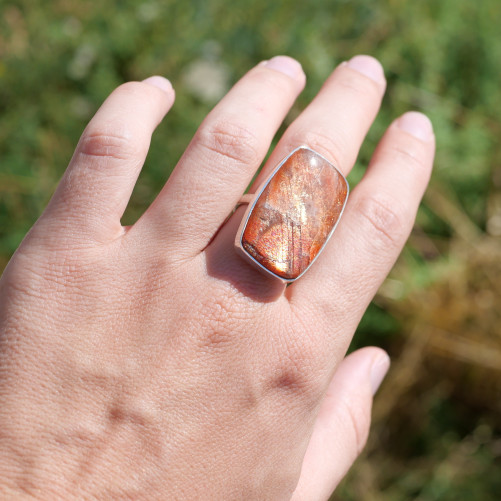 Bague rectangulaire argent et Pierre de soleil T58
