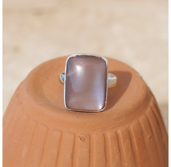 Bague argent et rectangulaire en Pierre de lune saumonée T50