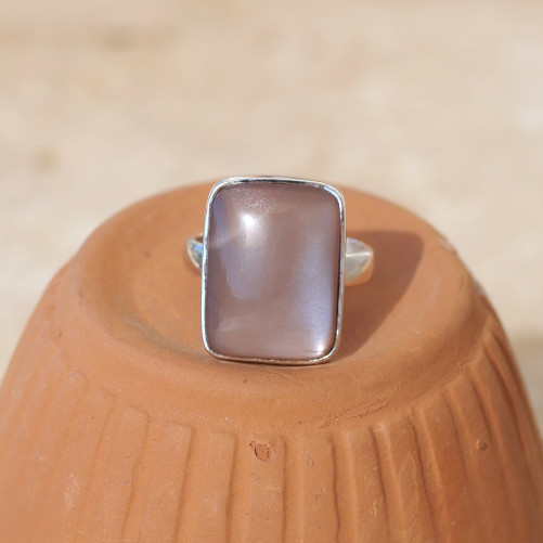 Bague argent et rectangulaire en Pierre de lune saumonée T50