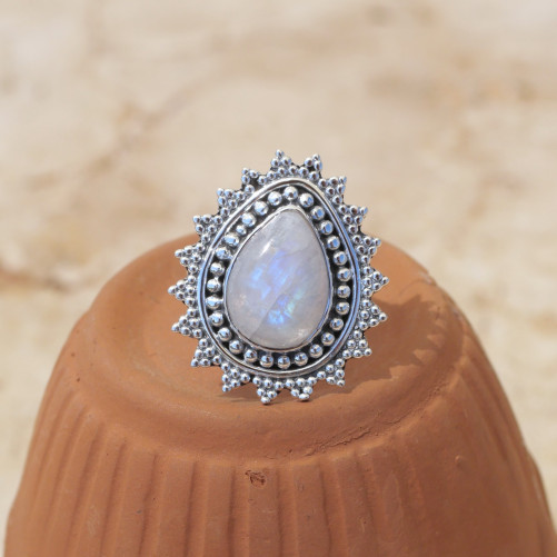 Bague soleil pierre goutte en Pierre de lune et argent ciselé T53