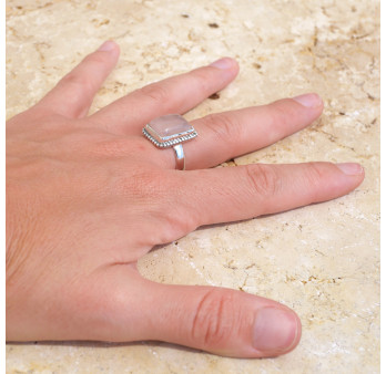 Bague rectangulaire argent ciselé et pierre Quartz rose T58