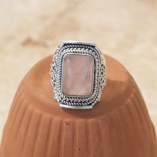 Chevalière mixte pierre rectangulaire Quartz rose et argent ciselé T58