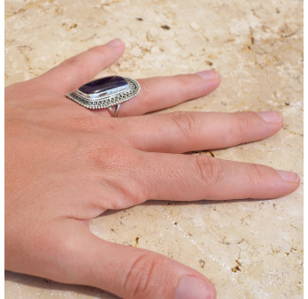 Grande bague rectangulaire pierre Améthyste argent ciselé T52