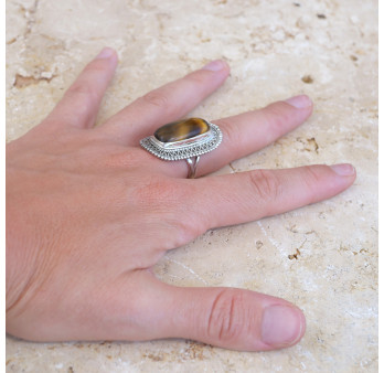 Grande bague rectangulaire pierre Oeil de tigre argent ciselé T60